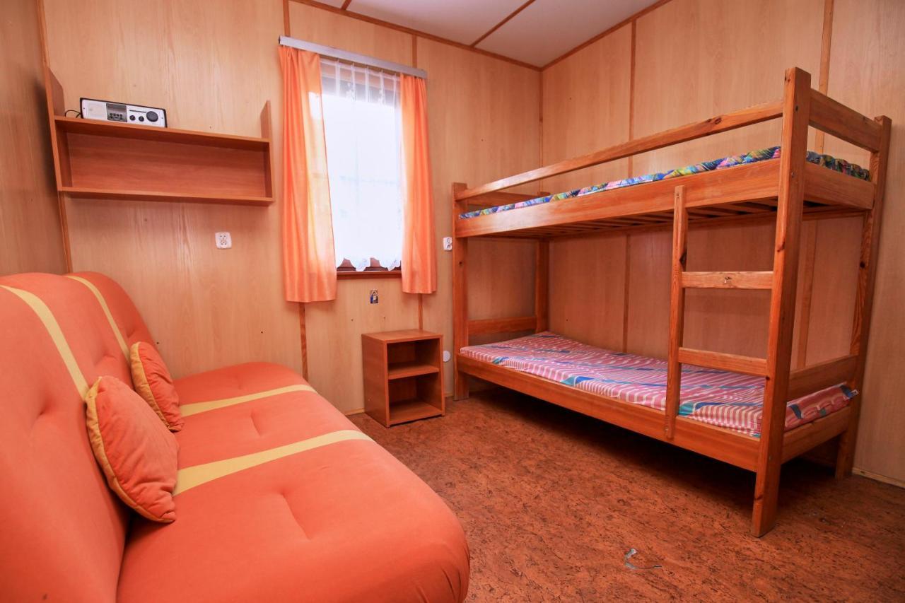 Hotel Osrodek Madamaku à Sianożęty Extérieur photo