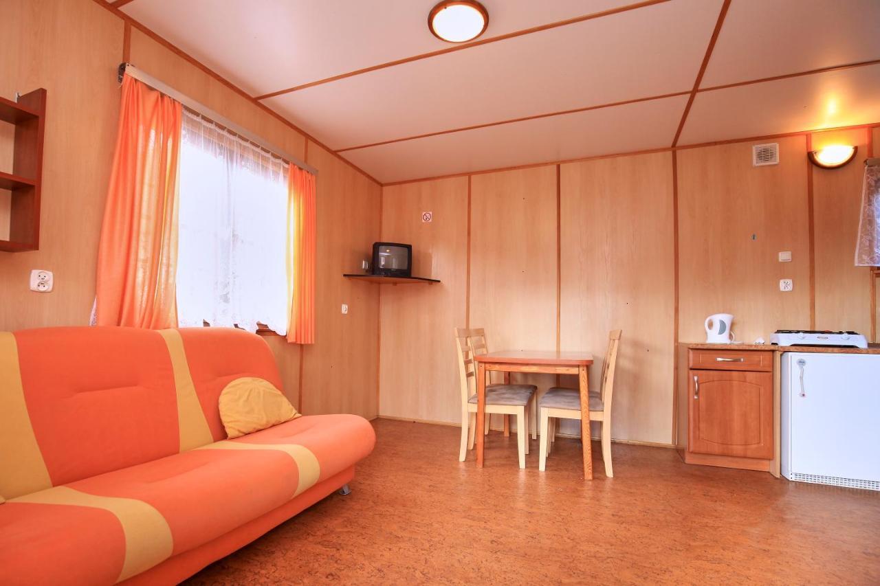 Hotel Osrodek Madamaku à Sianożęty Extérieur photo